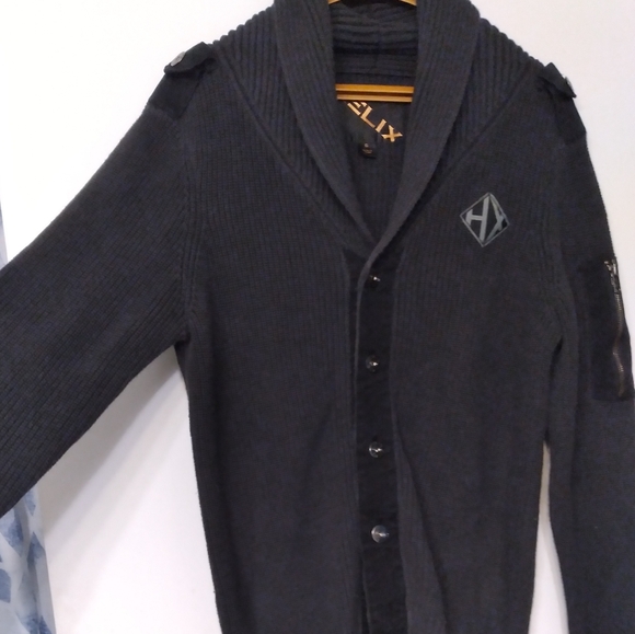 HELIX charcoal gray sweater - Picture 6 of 6